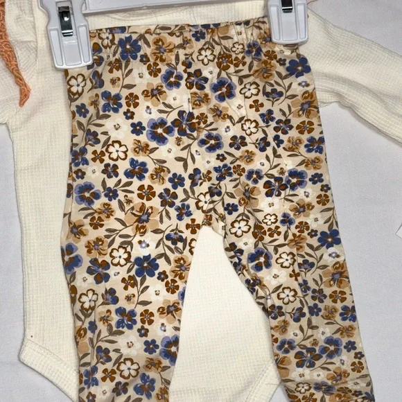 Little Lass Baby Orange Romper  Baby 3-Piece Outfit Set 0-3 & 3-6 months - Picture 4 of 6